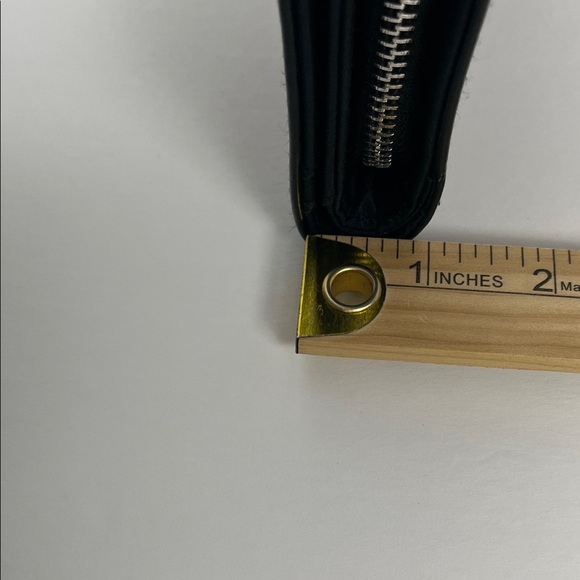 Black and White Yin Yang Wallet - Picture 10 of 10